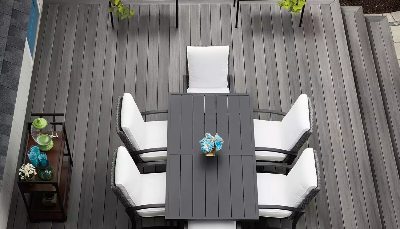 Spotlight_Decking_Feature5