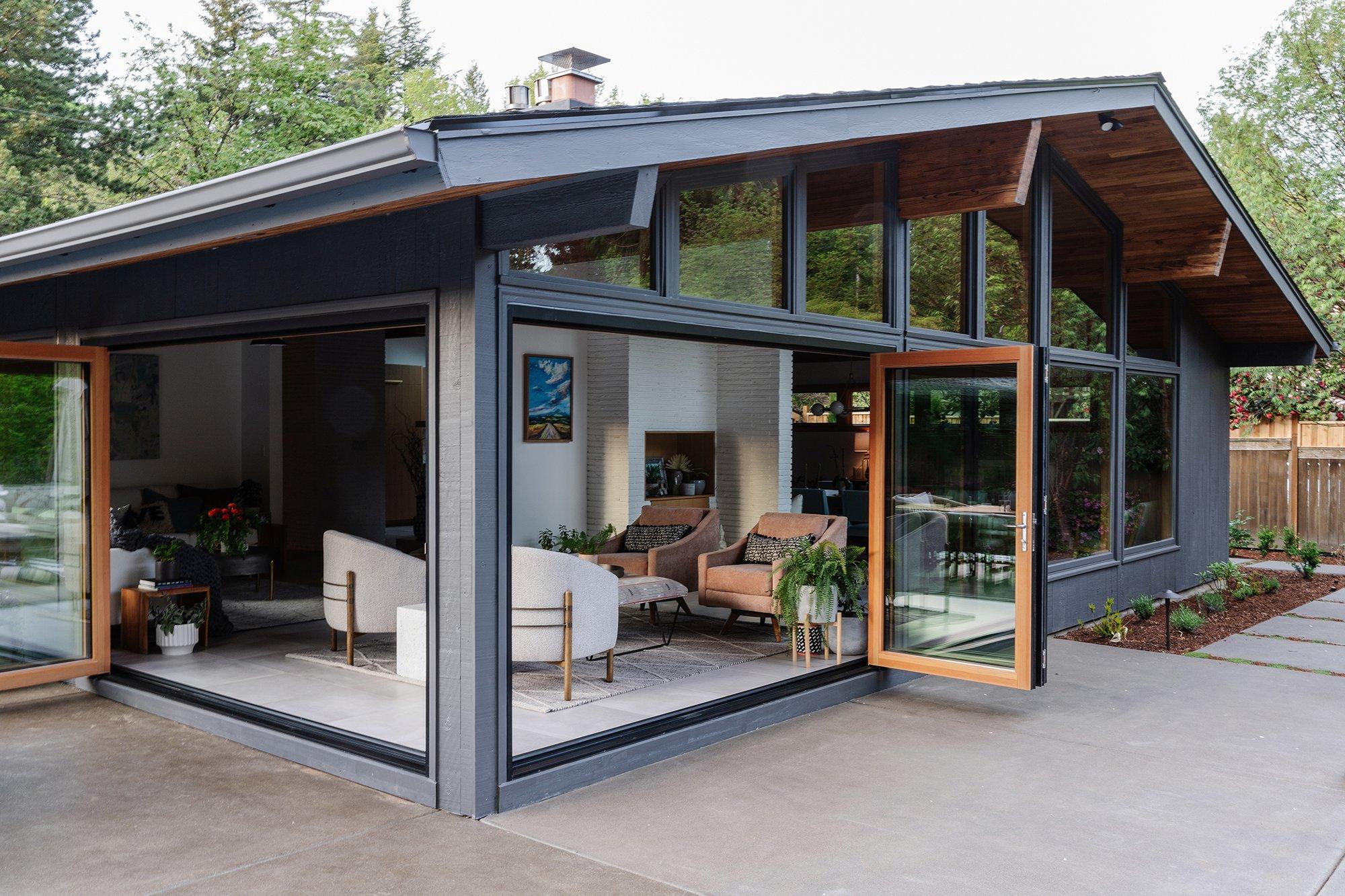 LaCantina Aliwood Folding Doors